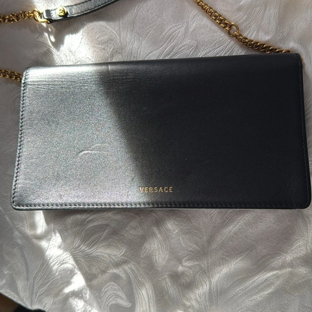 Versace - Picture 5 of 8